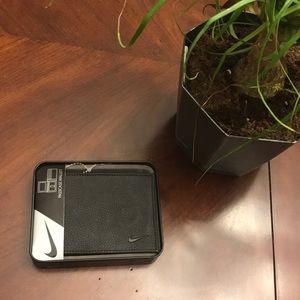 Leather black Nike golf wallet